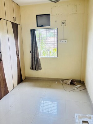 Room in 1 BHK Apartment at Lal Bahadur Shastri Nagar – for Rent