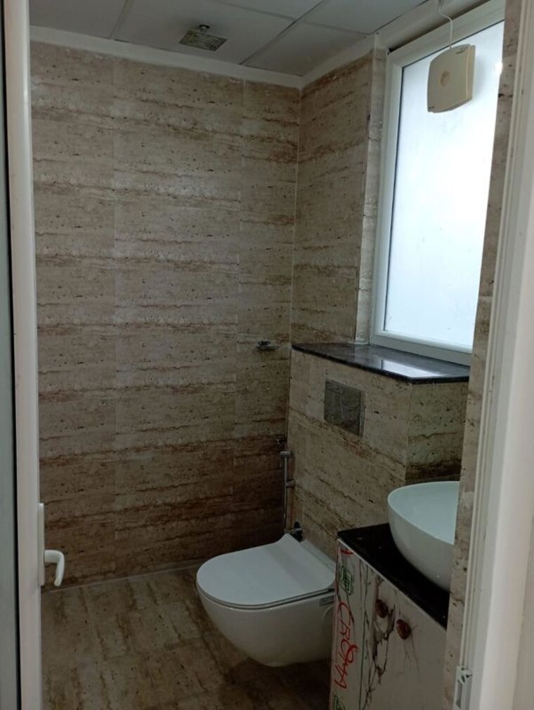 Bathroom, sector 23 3 Bedroom 1550 Sq.Ft. Builder Floor In Sector 23 Gurgaon 10527086