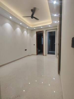 Room in 4 BHK Builder Floor at Sector 22 – for Rent