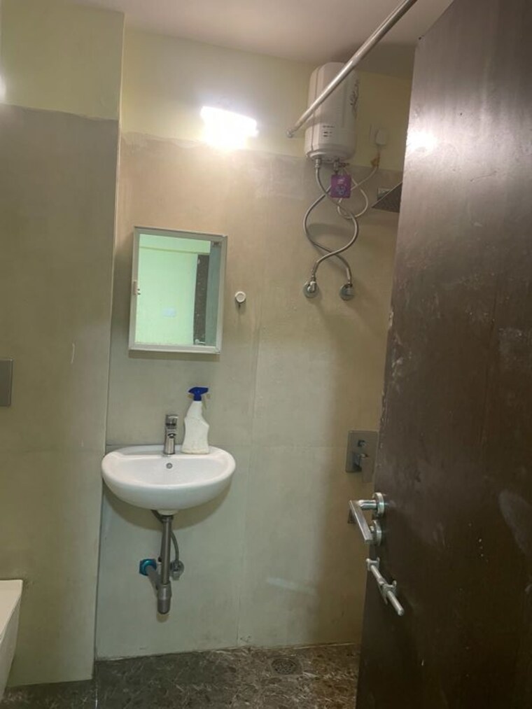 Bathroom, ruparel-orion 3 Bedroom 1000 Sq.Ft. Apartment In Chembur Mumbai 10527114