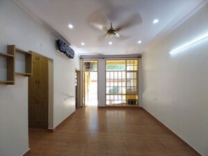 Room in 4 BHK Builder Floor at Sector 21 – for Rent