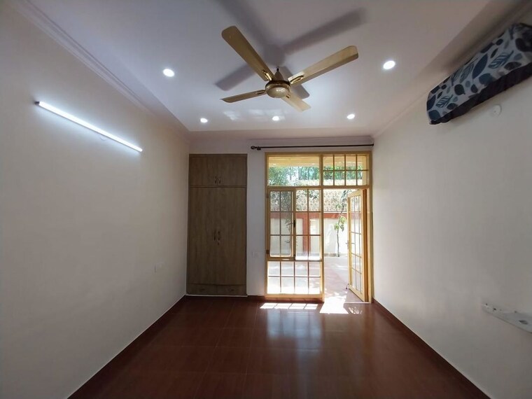 Room, sector 21 4 Bedroom 2300 Sq.Ft. Builder Floor In Sector 21 Gurgaon 10527124