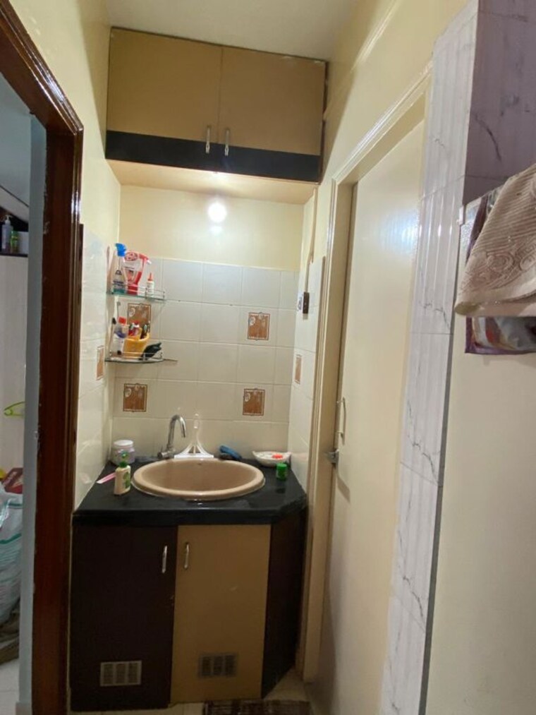 Bathroom, aditya-guruganesh-nagar-phase-i 2 Bedroom 750 Sq.Ft. Apartment In Kothrud Pune 10527131