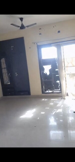 Room in 3.5 BHK Apartment at RPS Savana, Sector 88 – for Rent