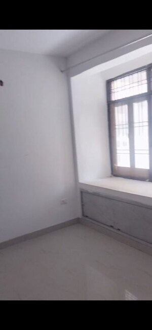 Room in 2.5 BHK Apartment at SRS Royal Hills, Sector 87 – for Rent