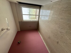Room in 3 BHK Apartment at Palm Marina Suites, Nh 24 – for Rent