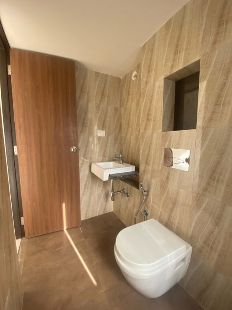 Bathroom, lodha-amara 2 Bedroom 735 Sq.Ft. Apartment In Kolshet Road Thane 10527156