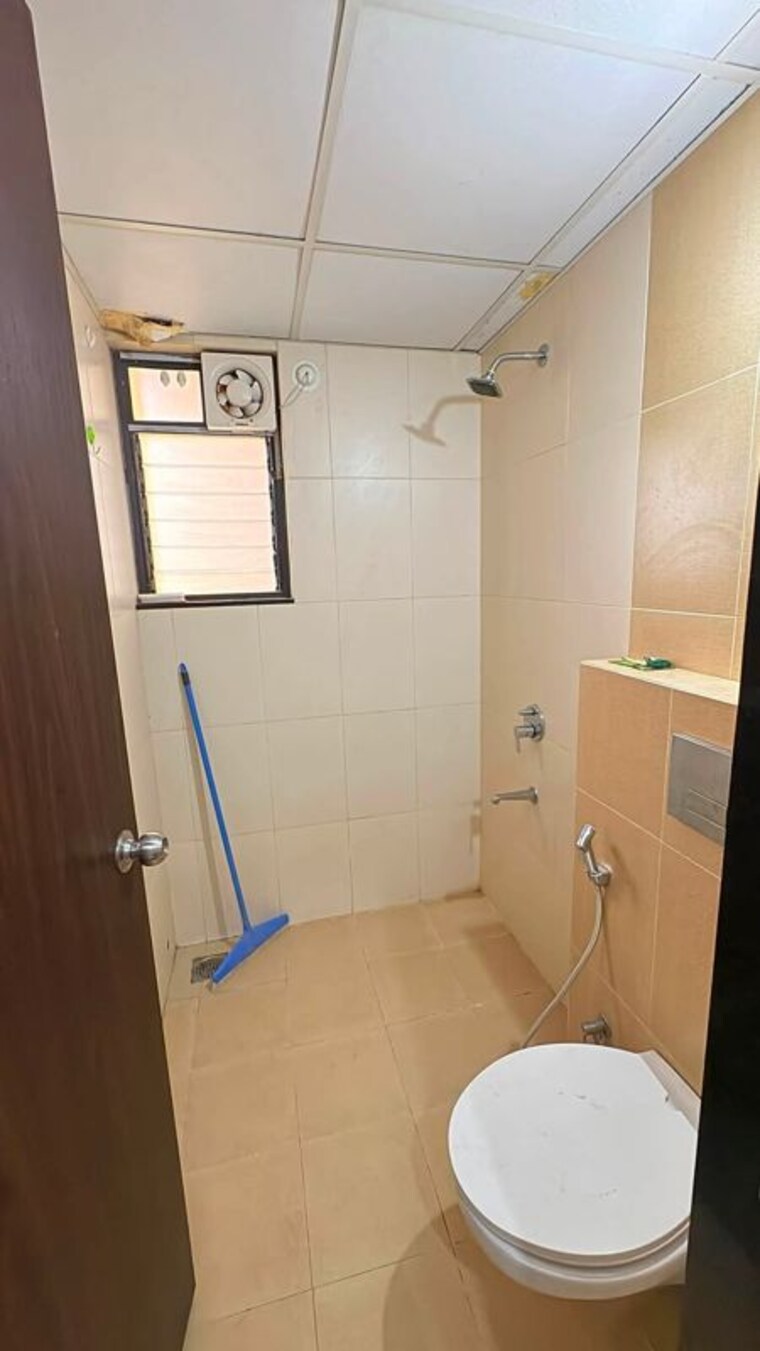 Bathroom, shapoorji-pallonji-joyville-hinjewadi 2 Bedroom 845 Sq.Ft. Apartment In Hinjewadi Pune 10527168