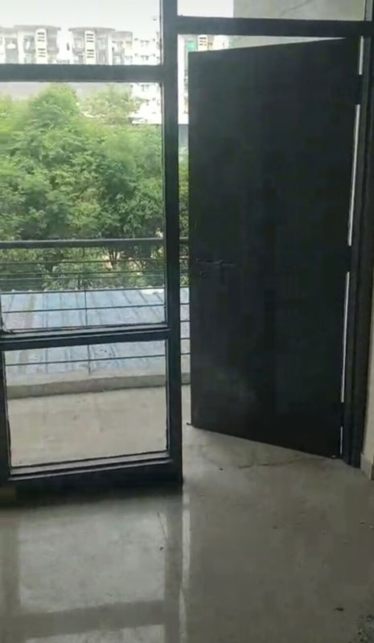 Room, sector 86 3 Bedroom 1650 Sq.Ft. Apartment In Sector 86 Faridabad 10527135