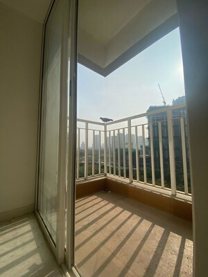 2 BHK Apartment For Rent in Lodha Amara, Kolshet Road