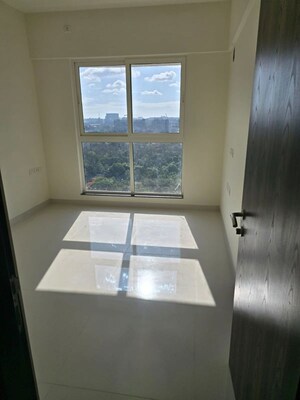 Room in 2 BHK Apartment at Sheth Avante, Kanjurmarg West – for Rent