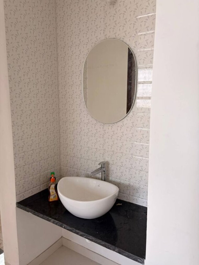 Bathroom, om-aishwarya-residency 2 Bedroom 844 Sq.Ft. Apartment In Wakad Pune 10527200