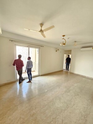 Room in 2.5 BHK Apartment at M3M Escala, Sector 70a – for Rent