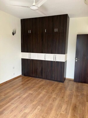 Furnished Amenities in 2.5 BHK Apartment at M3M Escala, Sector 70a – for Rent