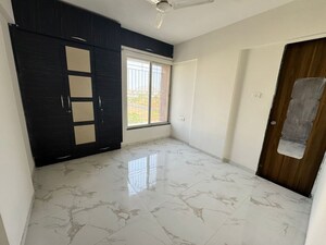 Room in 2 BHK Apartment at Swapnpurti Apartment Lohegaon, Lohgaon – for Rent
