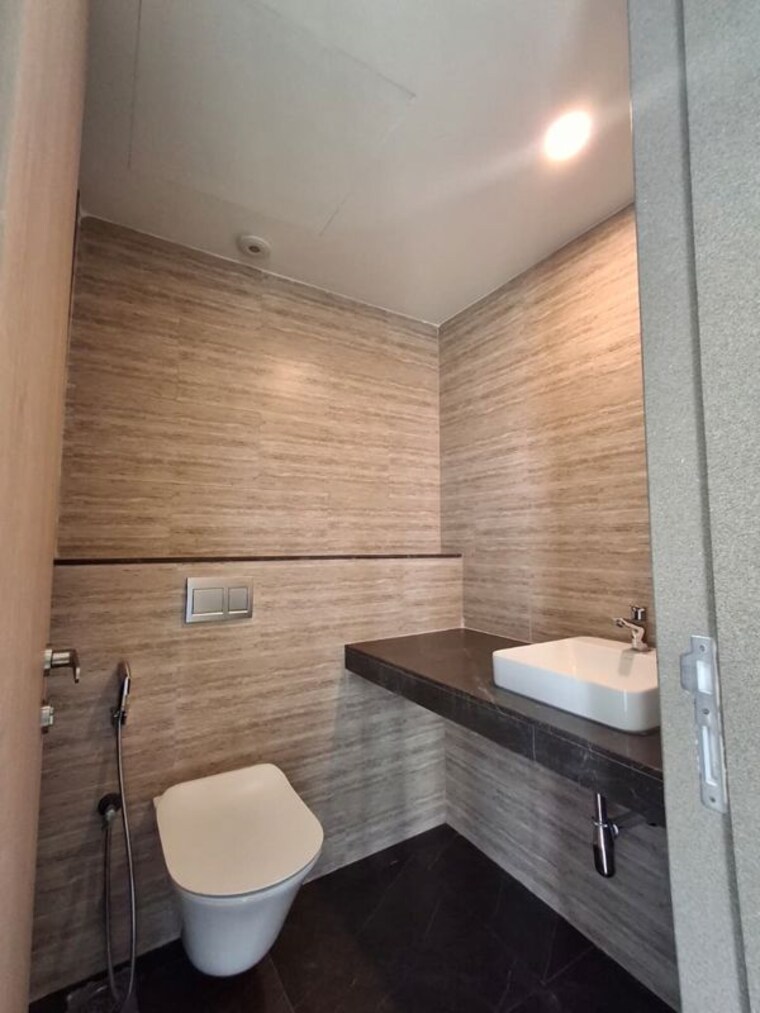 Bathroom, lodha-woods 3 Bedroom 1500 Sq.Ft. Apartment In Kandivali East Mumbai 10527225