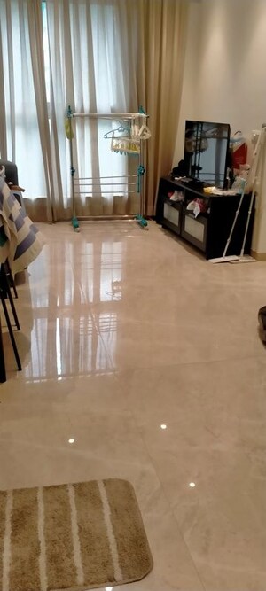 Room in 1 BHK Apartment at Hiranandani Regent Hill, Powai – for Sale