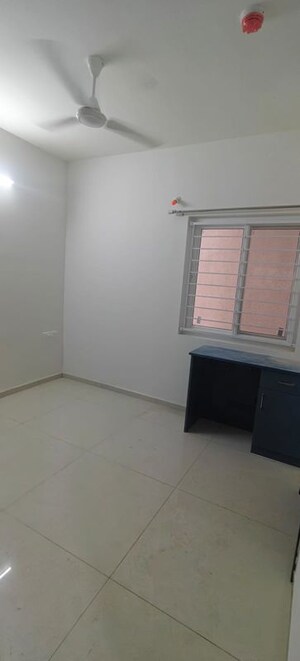 Room in 3 BHK Apartment at Rajapushpa Provincia, Narsingi – for Rent