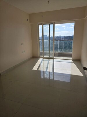 Room in 2 BHK Apartment at Sheth Avante, Kanjurmarg West – for Rent