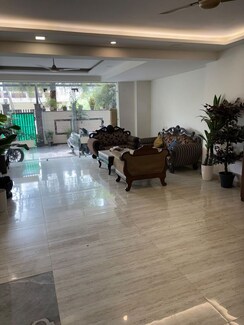 StudioBuilder Floor For Rent in Sector 31