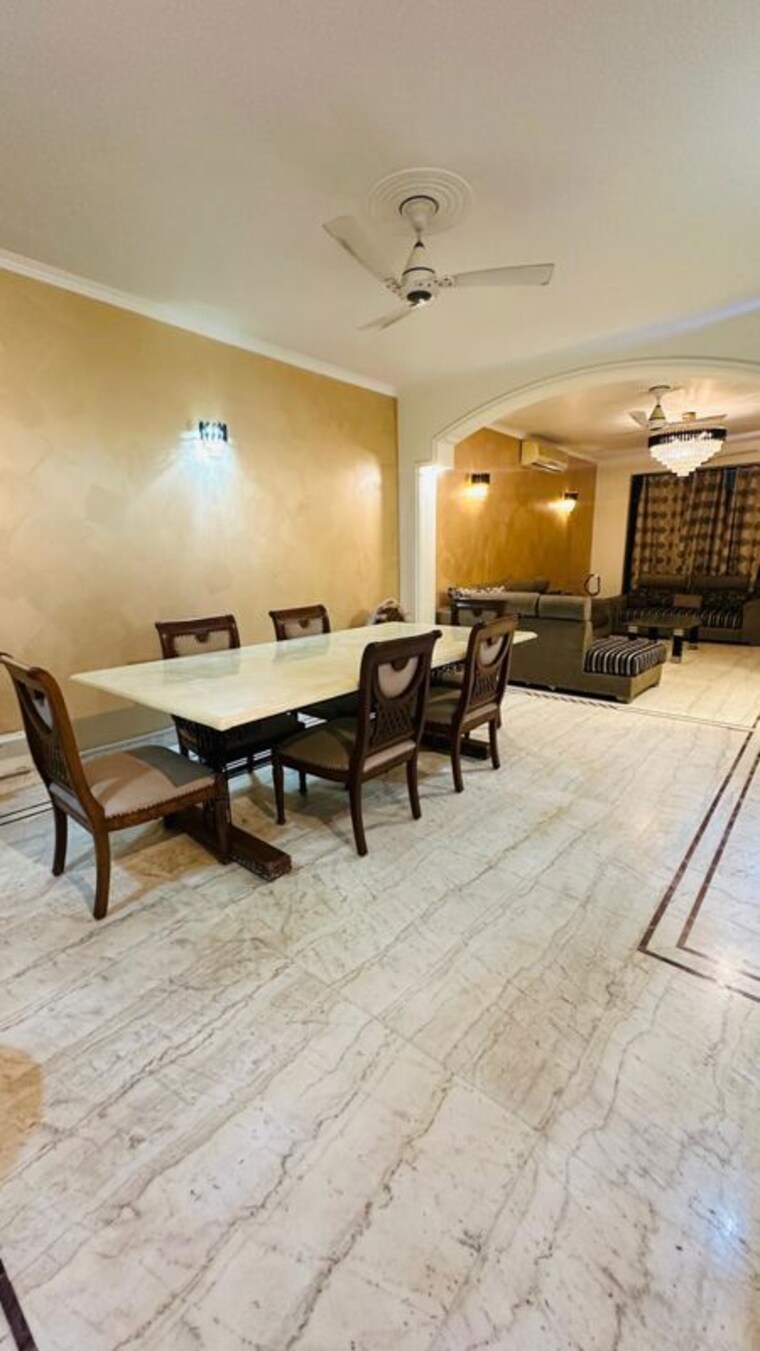 Team Area, bptp-amstoria-country-floor 4 Bedroom 4500 Sq.Ft. Villa In Sector 102 Gurgaon 10527382