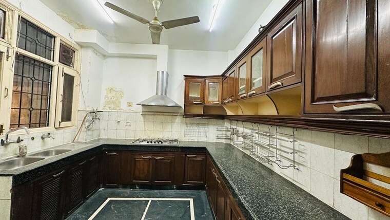 Kitchen, bptp-amstoria-country-floor 4 Bedroom 4500 Sq.Ft. Villa In Sector 102 Gurgaon 10527382