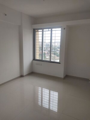 Room in 2 BHK Apartment at Zen Elite, Kharadi – for Sale