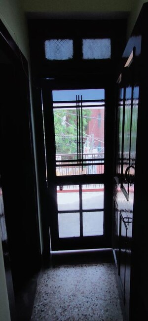 Room in 2 BHK Independent House at Rajajipuram – for Rent