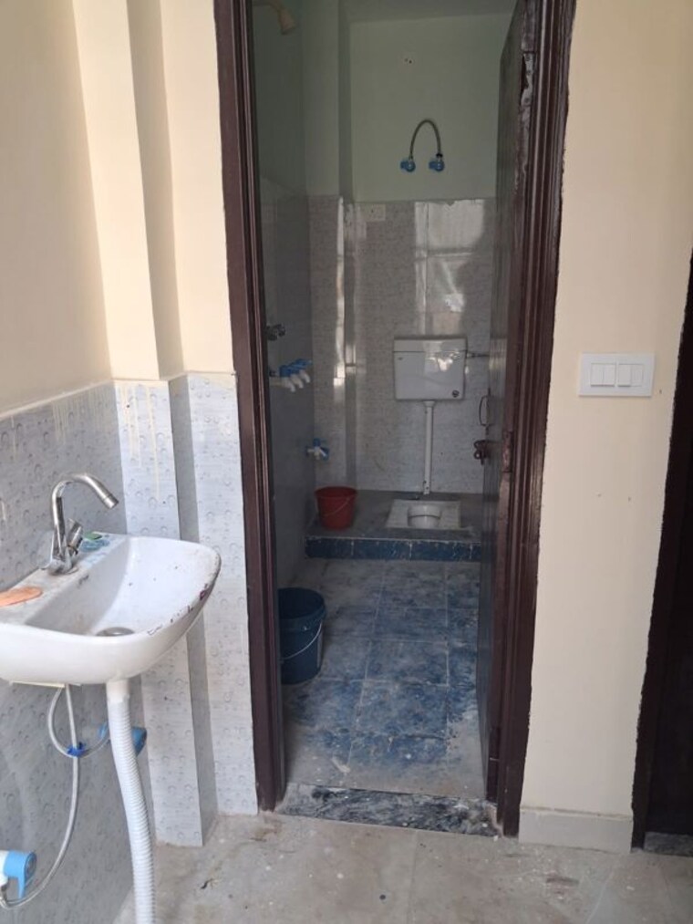 Bathroom, alpha ii greater noida 2 Bedroom 660 Sq.Ft. Independent House In Alpha Ii Greater Noida Greater Noida 10527457