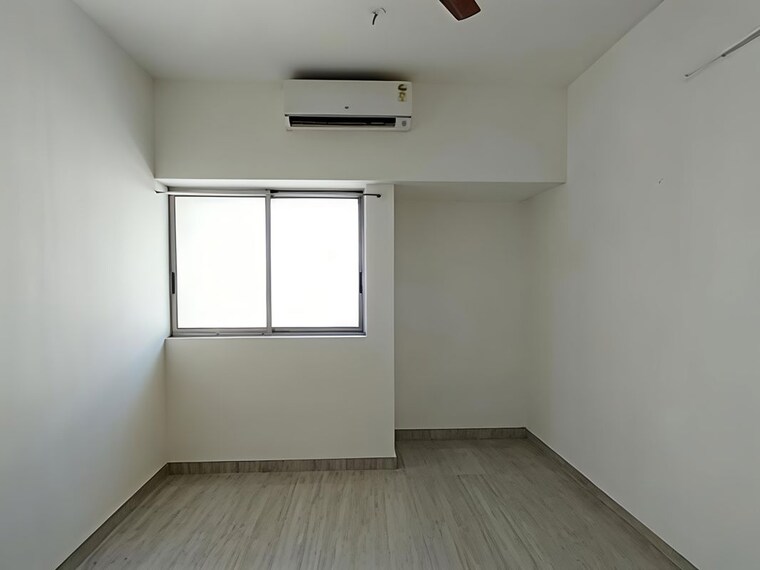 Master Bedroom, lodha-luxuria-priva 2 Bedroom 811 Sq.Ft. Apartment In Majiwada Thane 10527445