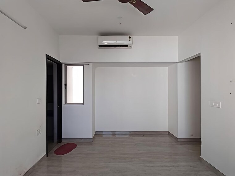Master Bedroom, lodha-luxuria-priva 2 Bedroom 811 Sq.Ft. Apartment In Majiwada Thane 10527445