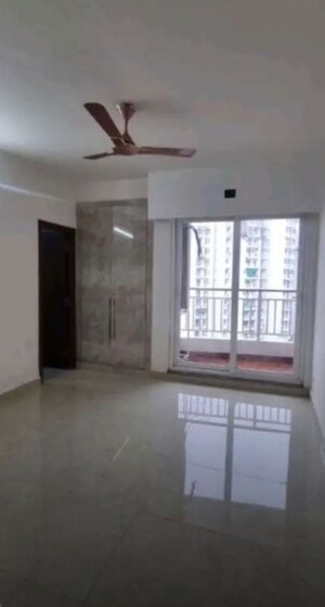 Room in 3 BHK Apartment at Ansal Celebrity Meadows, Sushant Golf City – for Rent