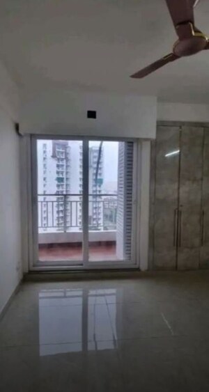 Room in 3 BHK Apartment at Ansal Celebrity Meadows, Sushant Golf City – for Rent
