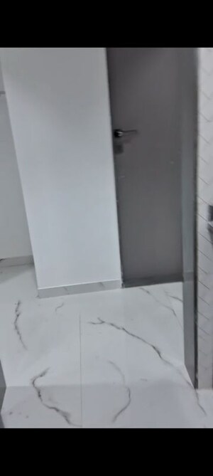 Room in 1 BHK Apartment at Rockline The Meridian Towers, Ghatkopar West – for Rent