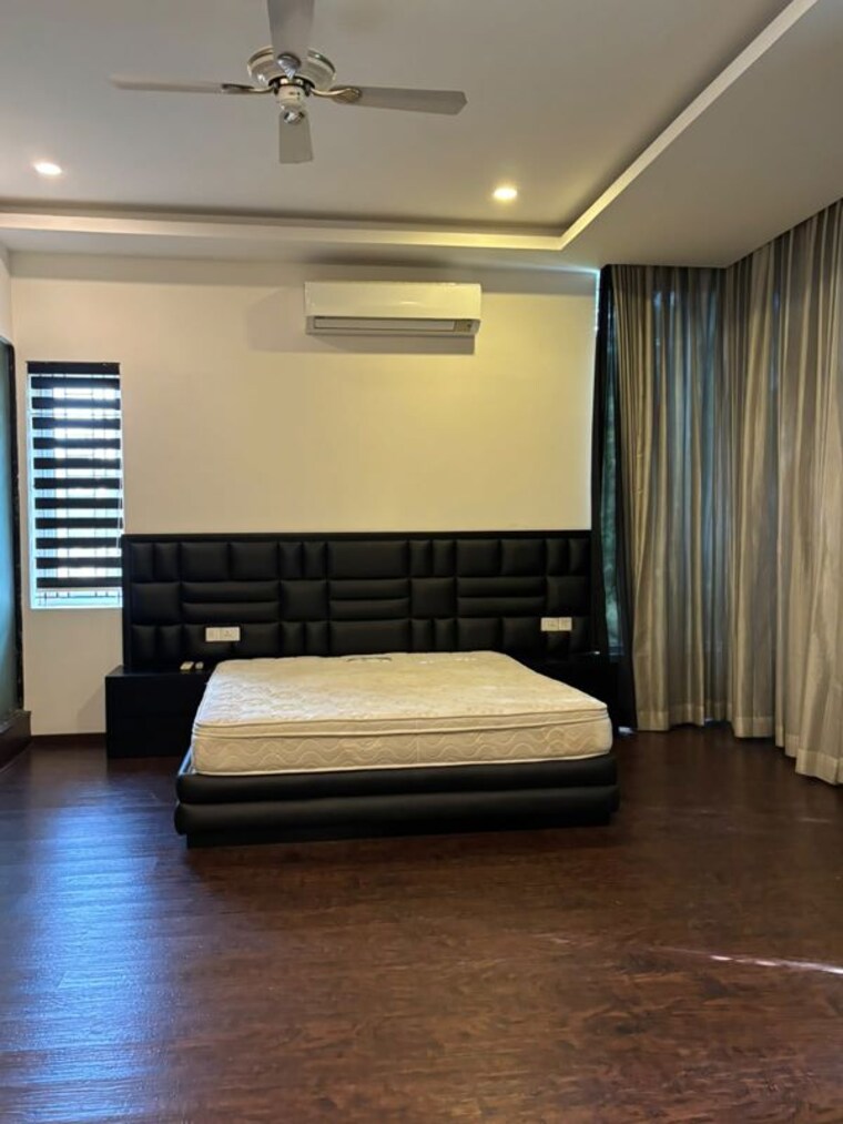 Living Room, white-lotus-tamara 3 Bedroom 2700 Sq.Ft. Apartment In Indiranagar Bangalore 10527594