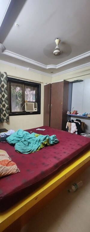 Bedroom in 2 BHK Apartment at Vakola – for Rent