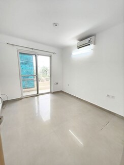 3 BHK + Servant Room Apartment For Rent in Orchid Island