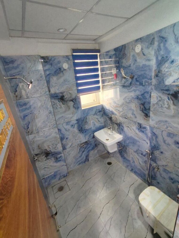 Bathroom, sector 127 1 Bedroom 65 Sq.Yd. Builder Floor In Sector 127 Mohali 10527624