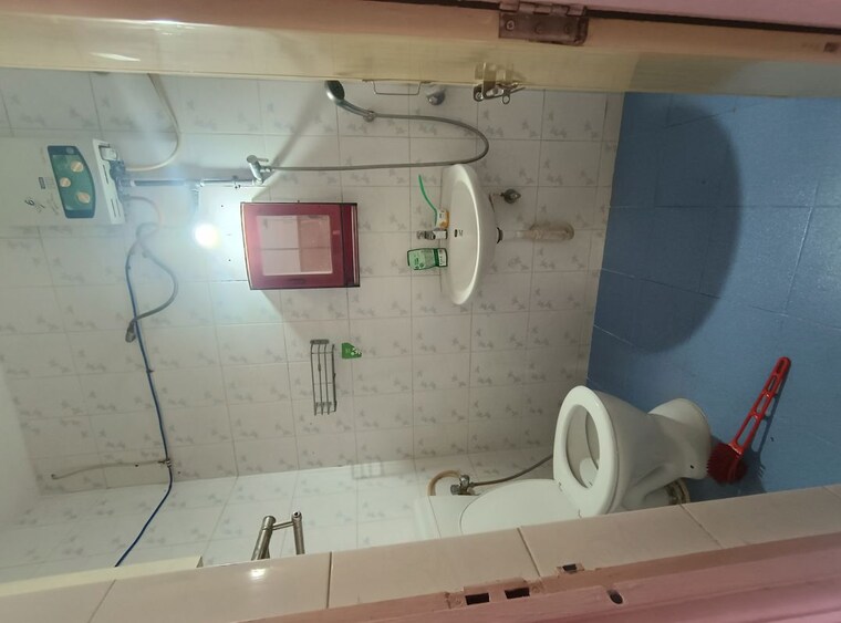 Bathroom, tulshibaugwale-colony 3 Bedroom 1600 Sq.Ft. Apartment In Sahakar Nagar Pune 10527672