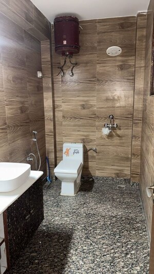 Bathroom in 2 BHK Builder Floor at Ardee City, Sector 52 – for Rent