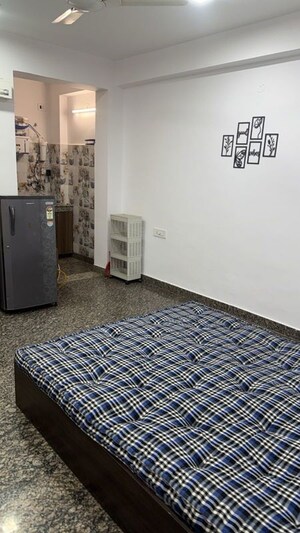 Bedroom in 2 BHK Builder Floor at Ardee City, Sector 52 – for Rent