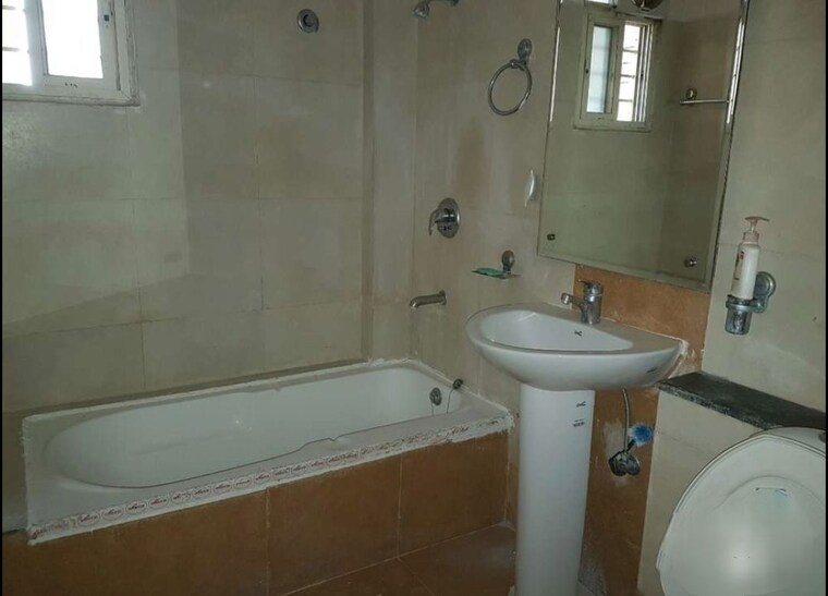 Bathroom, eldeco-elegante 3 Bedroom 1950 Sq.Ft. Apartment In Vibhuti Khand Lucknow 10527687