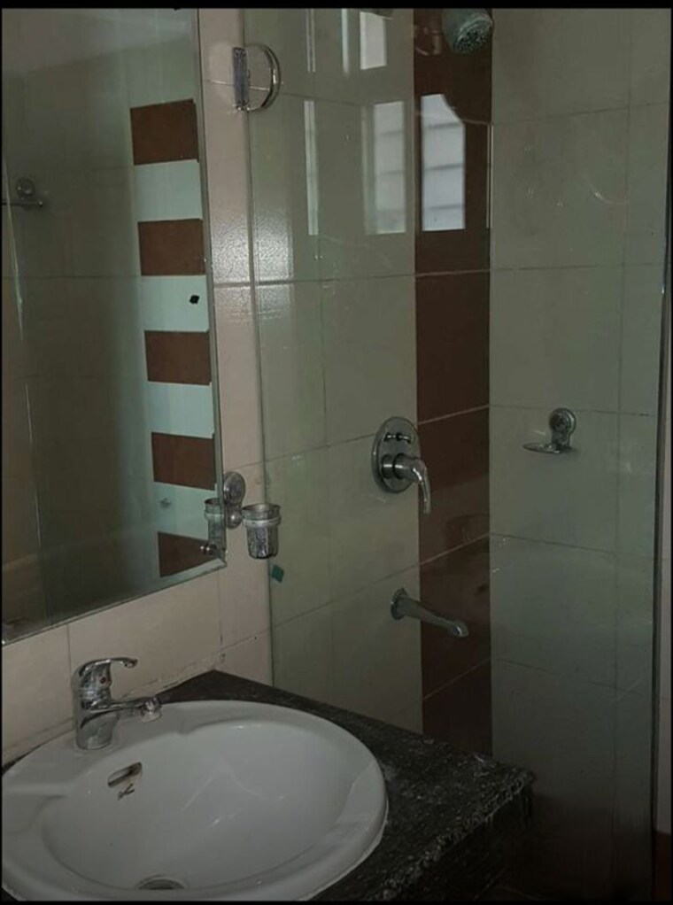Bathroom, eldeco-elegante 3 Bedroom 1950 Sq.Ft. Apartment In Vibhuti Khand Lucknow 10527687