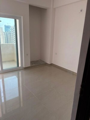 Room in 2 BHK Apartment at Mahagun Mywoods, Sector 16c Greater Noida – for Rent