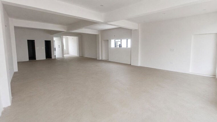 Room, jaypee-green-pavillion-heights Commercial Warehouse 3000 Sq.Ft. In Sector 128 Noida 10527692