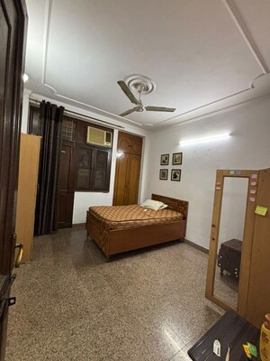 2 BHK Builder Floor For Rent in Delhi Cantonment