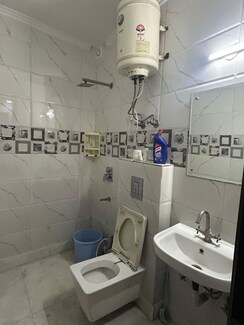 Office Space For Rent in Lajpat Nagar 4