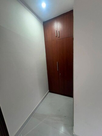 1 BHK + Servant Room 300 Sq.Ft. Builder Floor in SAS Tower