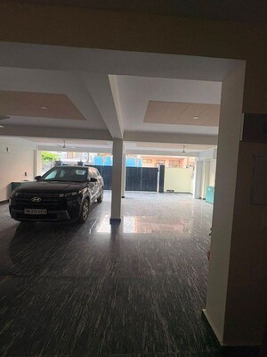 Parking in 1 BHK Builder Floor at SAS Tower, Sector 38 – for Rent