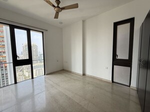 Room in 2 BHK Apartment at Lodha The Park, Worli – for Sale